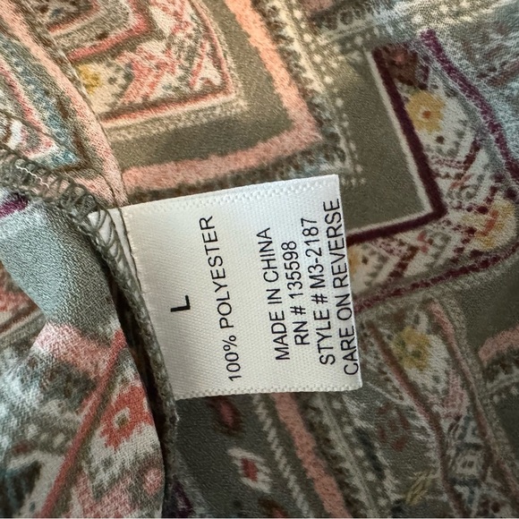 Cure Geometric Patterned Blouse - Picture 6 of 7